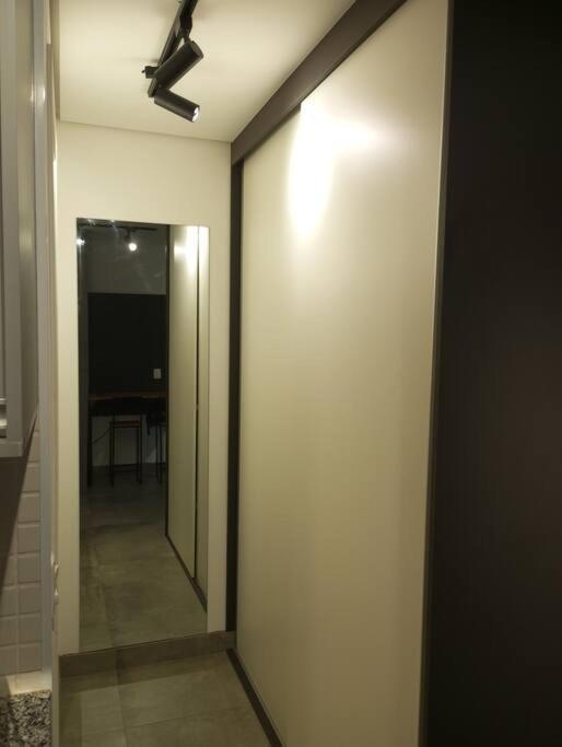 Master No Centro De Sao Paulo, Com Garagem Gratis, Ao Lado Do Metro E 25 De Marco São Paulo