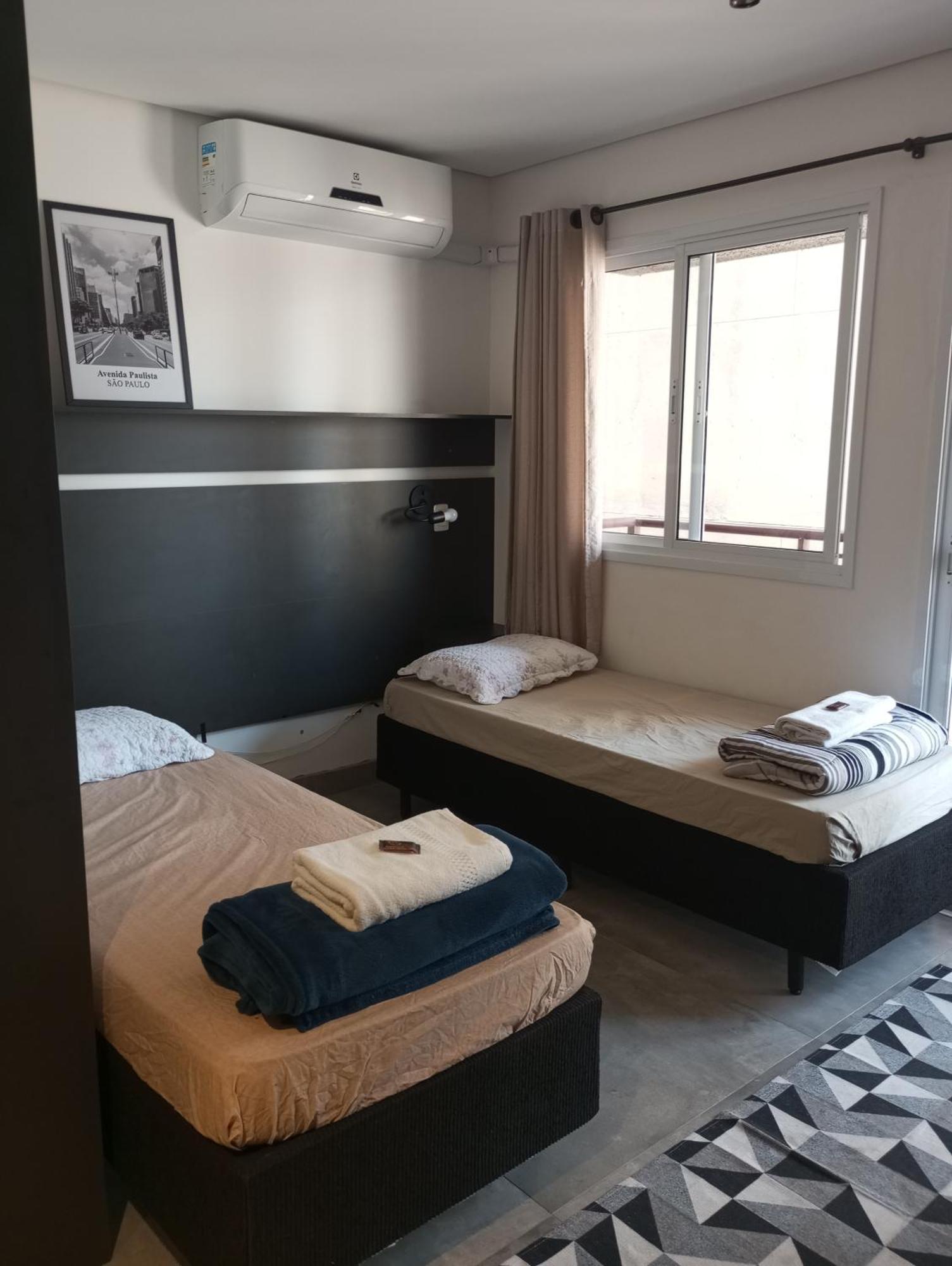 Master No Centro De Sao Paulo, Com Garagem Gratis, Ao Lado Do Metro E 25 De Marco Apartamento